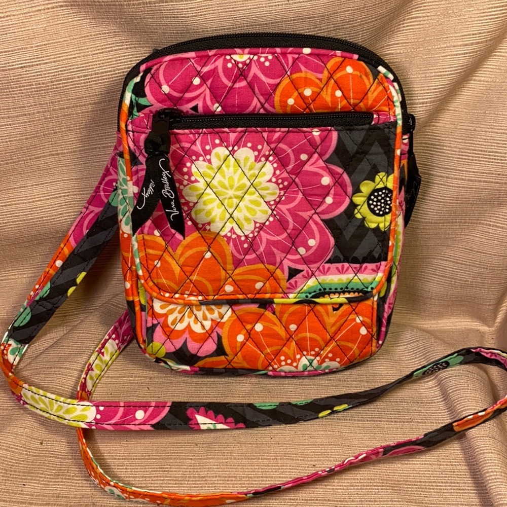 Vera Bradley NWOT flower pattern crossbody bag